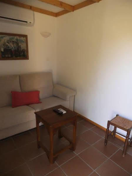 La Cerca Del Alcornoque Casa de hóspedes Casas de Belvis Exterior foto